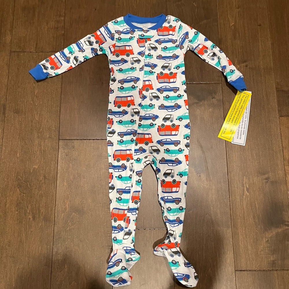 NWT Carter’s Baby Boys 18M Footie with Grippers